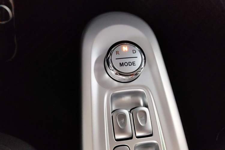 Used CHANGAN NEVO Lumin 2026 Model Treasure Edition 205km Passionate Beige Ningde Gear Lever