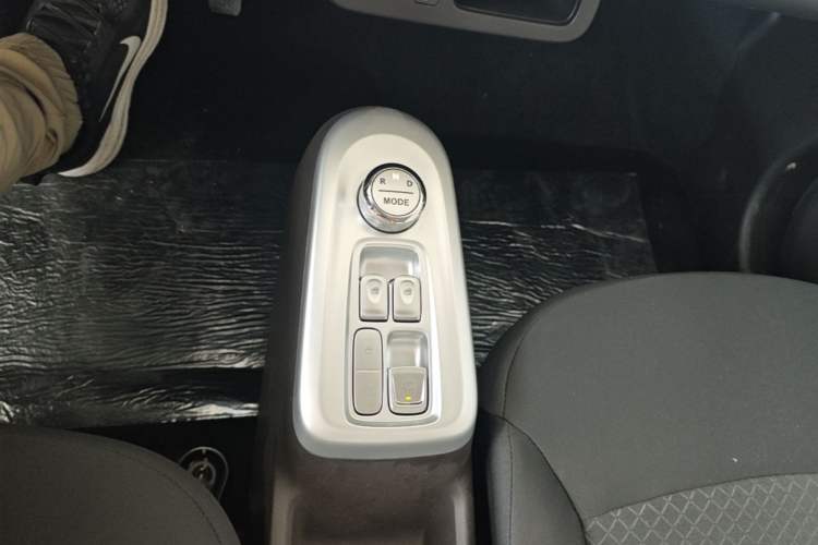 Used CHANGAN NEVO Lumin 2026 Model Treasure Edition 205km Passionate Beige Ningde Gear Lever