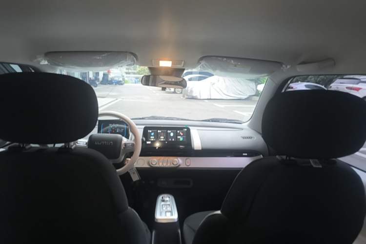 Used CHANGAN NEVO Lumin 2026 Model Treasure Edition 205km Passionate Beige Ningde Headliner