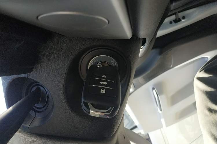 Used CHANGAN NEVO Lumin 2026 Model Treasure Edition 205km Passionate Beige Ningde Interior 1