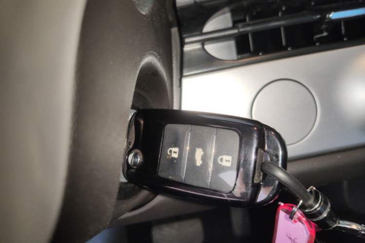 Used CHANGAN NEVO Lumin 2026 Model Treasure Edition 205km Passionate Beige Ningde Interior 1