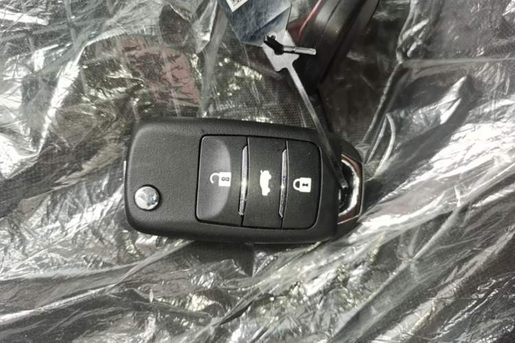Used CHANGAN NEVO Lumin 2026 Model Treasure Edition 205km Passionate Beige Ningde Interior 1