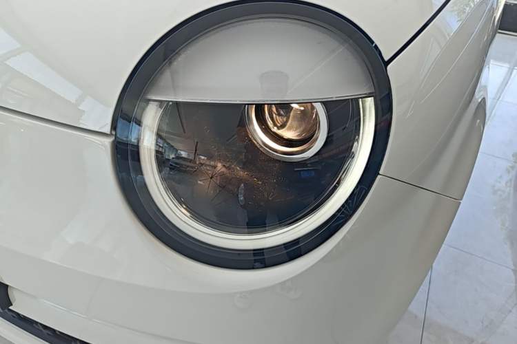 Used CHANGAN NEVO Lumin 2026 Model Treasure Edition 205km Passionate Beige Ningde Left Front Headlight