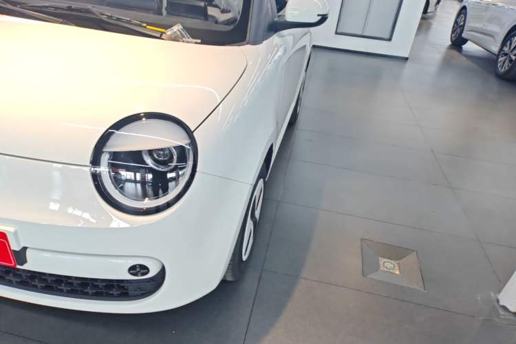 Used CHANGAN NEVO Lumin 2026 Model Treasure Edition 205km Passionate Beige Ningde Left Front Headlight