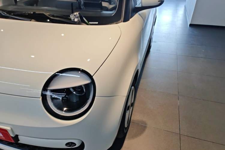 Used CHANGAN NEVO Lumin 2026 Model Treasure Edition 205km Passionate Beige Ningde Left Front Headlight