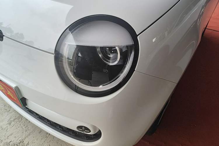 Used CHANGAN NEVO Lumin 2026 Model Treasure Edition 205km Passionate Beige Ningde Left Front Headlight