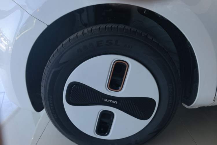 Used CHANGAN NEVO Lumin 2026 Model Treasure Edition 205km Passionate Beige Ningde Left Front Wheel Hub