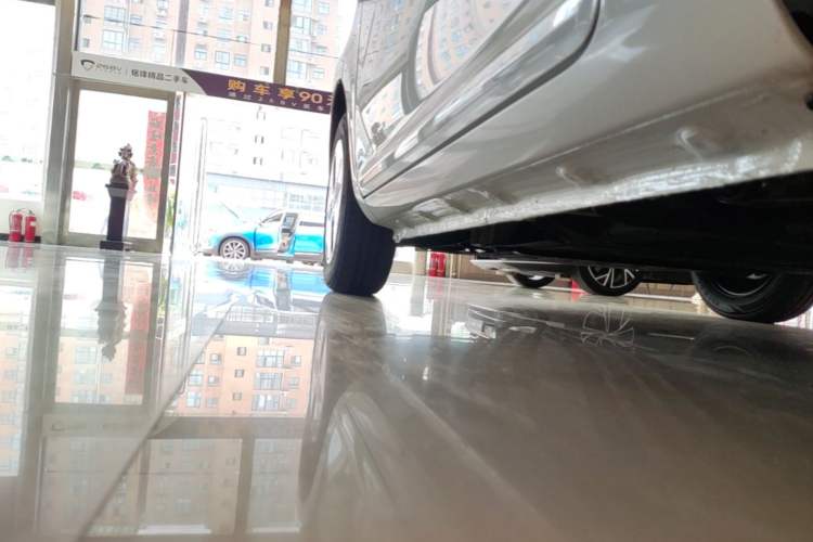 Used CHANGAN NEVO Lumin 2026 Model Treasure Edition 205km Beloved Beige Guoxuan Left Side Sill