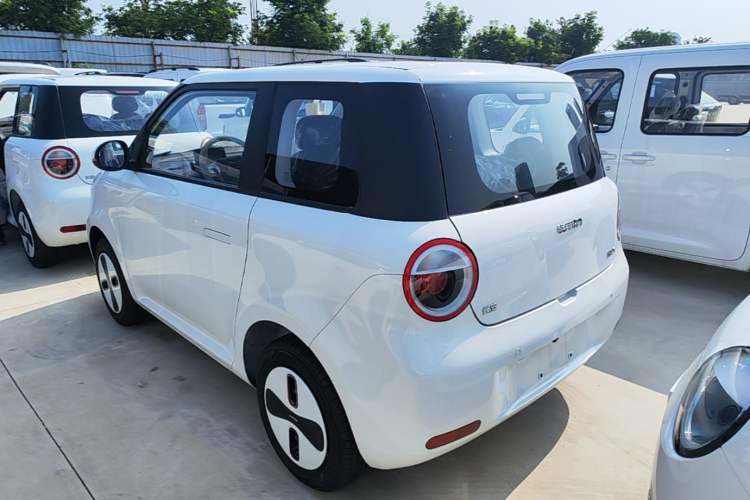 Used CHANGAN NEVO Lumin 2026 Model Treasure Edition 205km Passionate Beige Ningde Rear Left 45 Deg