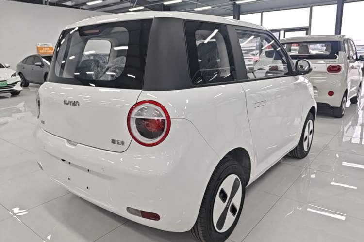 Used CHANGAN NEVO Lumin 2026 Model Treasure Edition 205km Passionate Beige Ningde Rear Right 45 Deg