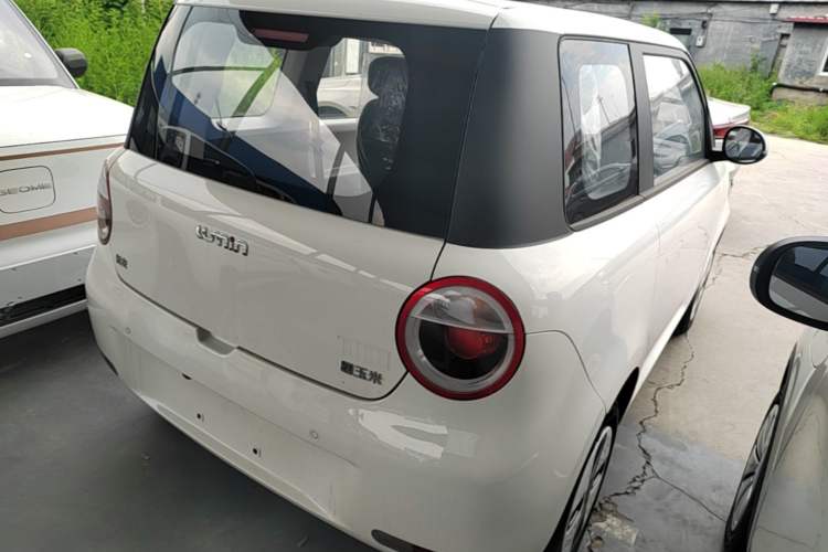 Used CHANGAN NEVO Lumin 2026 Model Treasure Edition 205km Passionate Beige Ningde Rear Right 45 Deg