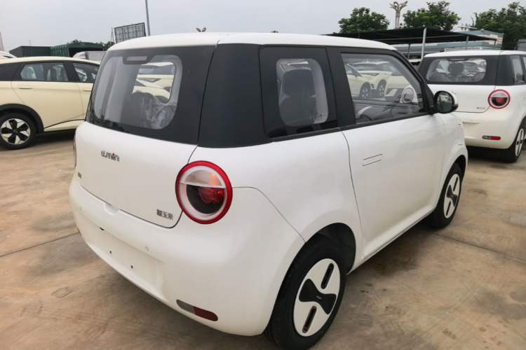 Used CHANGAN NEVO Lumin 2026 Model Treasure Edition 205km Passionate Beige Ningde Rear Right 45 Deg