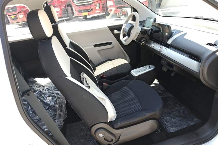Used CHANGAN NEVO Lumin 2026 Model Treasure Edition 205km Beloved Beige Guoxuan Right Front Seat