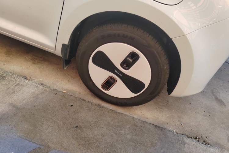 Used CHANGAN NEVO Lumin 2026 Model Treasure Edition 301km Cherished Beige Ningde Right Front Wheel Hub
