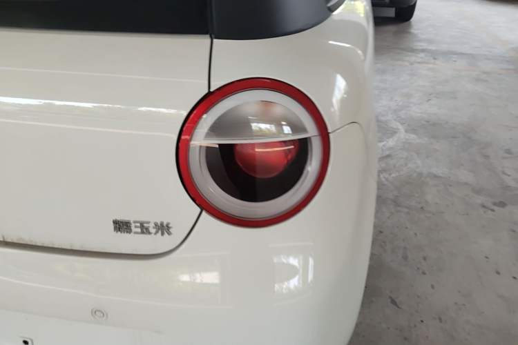 Used CHANGAN NEVO Lumin 2026 Model Treasure Edition 205km Passionate Beige Ningde Right Rear Taillight