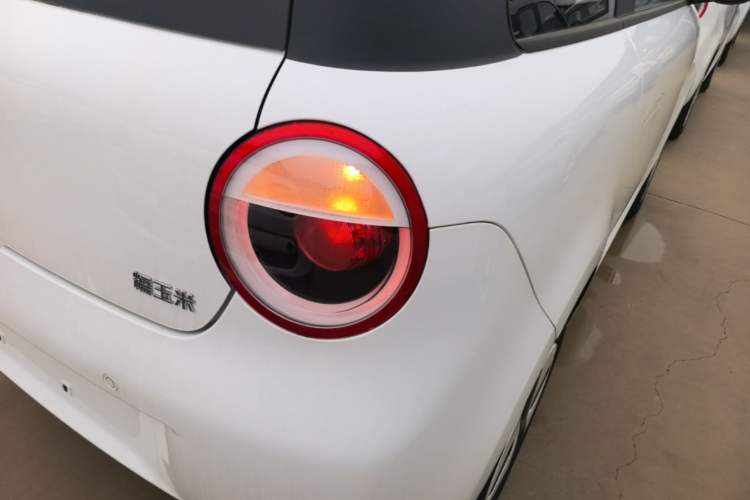 Used CHANGAN NEVO Lumin 2026 Model Treasure Edition 205km Passionate Beige Ningde Right Rear Taillight