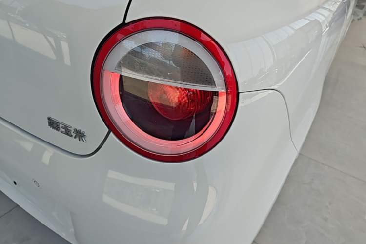 Used CHANGAN NEVO Lumin 2026 Model Treasure Edition 205km Passionate Beige Ningde Right Rear Taillight