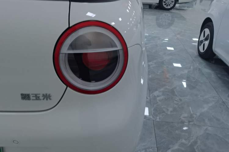 Used CHANGAN NEVO Lumin 2026 Model Treasure Edition 205km Passionate Beige Ningde Right Rear Taillight
