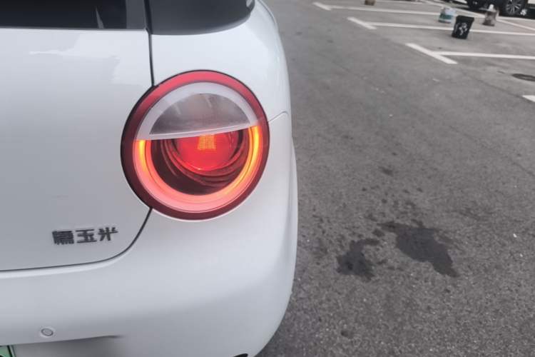 Used CHANGAN NEVO Lumin 2026 Model Treasure Edition 205km Passionate Beige Ningde Right Rear Taillight