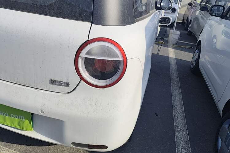 Used CHANGAN NEVO Lumin 2026 Model Treasure Edition 205km Passionate Beige Ningde Right Rear Taillight