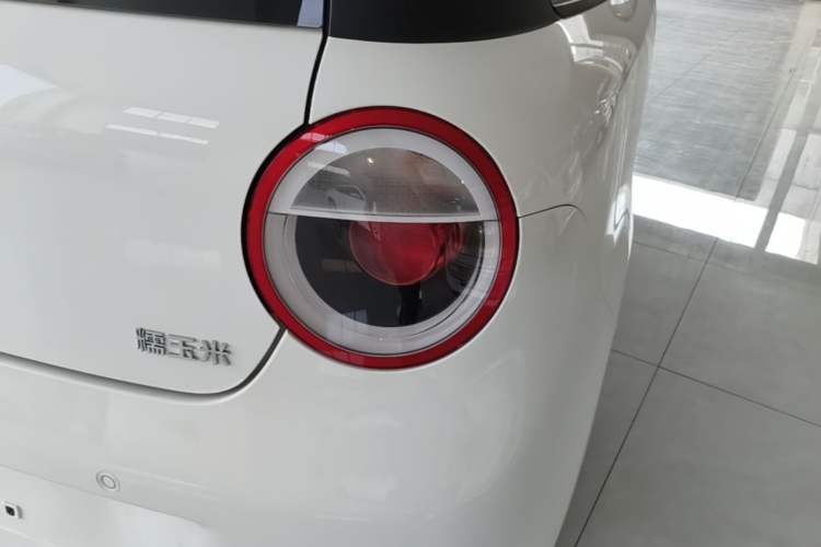 Used CHANGAN NEVO Lumin 2026 Model Treasure Edition 205km Passionate Beige Ningde Right Rear Taillight