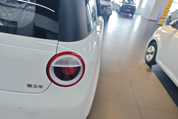 Used CHANGAN NEVO Lumin 2026 Model Treasure Edition 205km Passionate Beige Ningde Right Rear Taillight