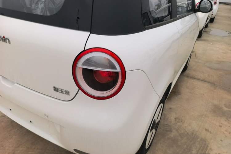 Used CHANGAN NEVO Lumin 2026 Model Treasure Edition 205km Passionate Beige Ningde Right Rear Taillight