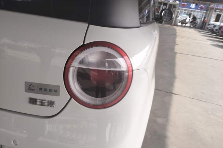 Used CHANGAN NEVO Lumin 2026 Model Treasure Edition 205km Beloved Beige Guoxuan Right Rear Taillight