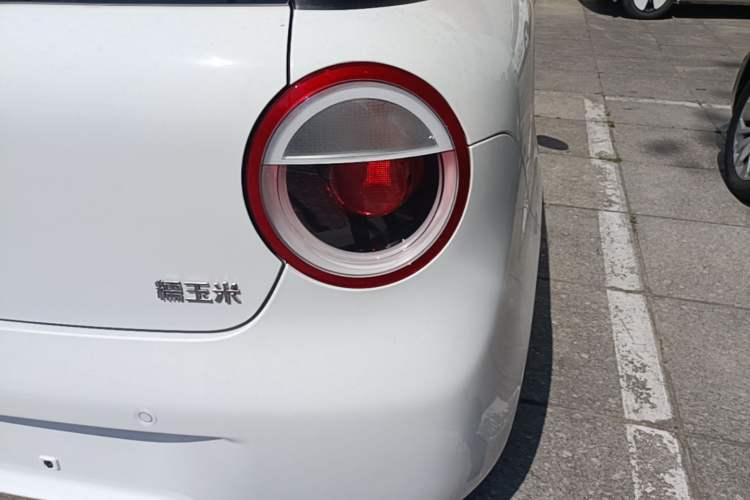 Used CHANGAN NEVO Lumin 2026 Model Treasure Edition 205km Passionate Beige Ningde Right Rear Taillight