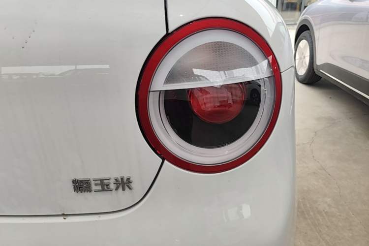 Used CHANGAN NEVO Lumin 2026 Model Treasure Edition 205km Passionate Beige Ningde Right Rear Taillight