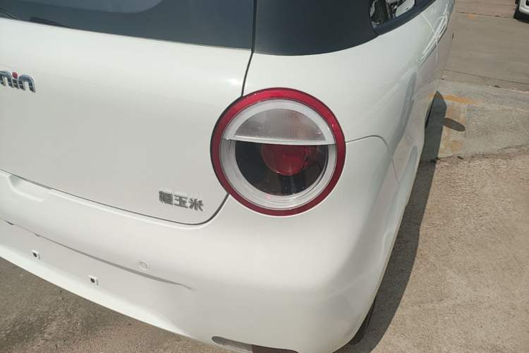 Used CHANGAN NEVO Lumin 2026 Model Treasure Edition 205km Passionate Beige Ningde Right Rear Taillight