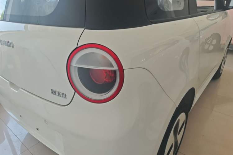 Used CHANGAN NEVO Lumin 2026 Model Treasure Edition 205km Beloved Beige Guoxuan Right Rear Taillight