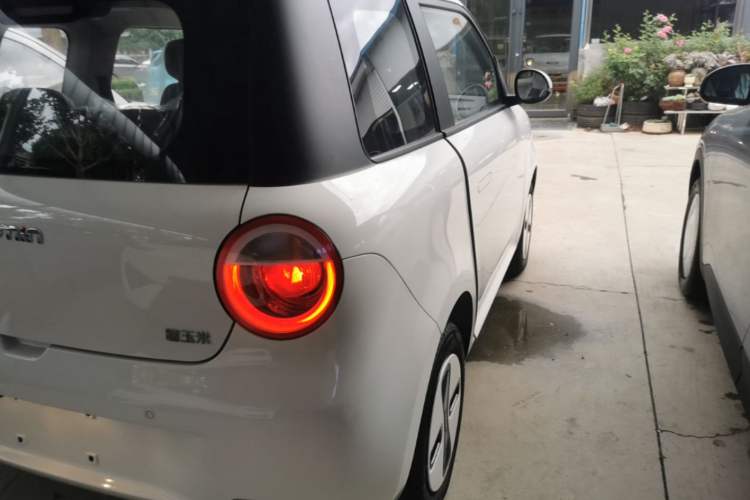 Used CHANGAN NEVO Lumin 2026 Model Treasure Edition 205km Passionate Beige Ningde Right Rear Taillight