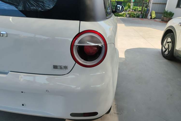 Used CHANGAN NEVO Lumin 2026 Model Treasure Edition 205km Passionate Beige Ningde Right Rear Taillight