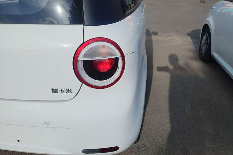 Used CHANGAN NEVO Lumin 2026 Model Treasure Edition 205km Passionate Beige Ningde Right Rear Taillight