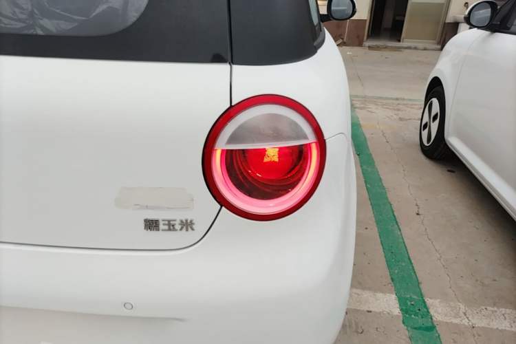 Used CHANGAN NEVO Lumin 2026 Model Treasure Edition 205km Passionate Beige Ningde Right Rear Taillight