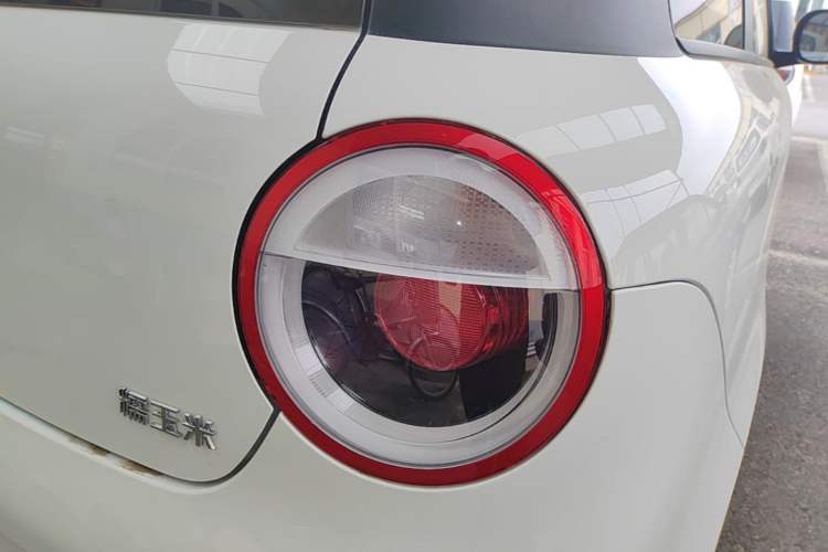 Used CHANGAN NEVO Lumin 2026 Model Treasure Edition 205km Passionate Beige Ningde Right Rear Taillight