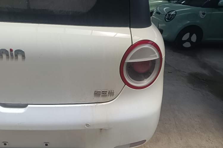 Used CHANGAN NEVO Lumin 2026 Model Treasure Edition 205km Passionate Beige Ningde Right Rear Taillight