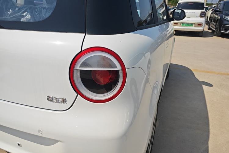 Used CHANGAN NEVO Lumin 2026 Model Treasure Edition 205km Passionate Beige Ningde Right Rear Taillight