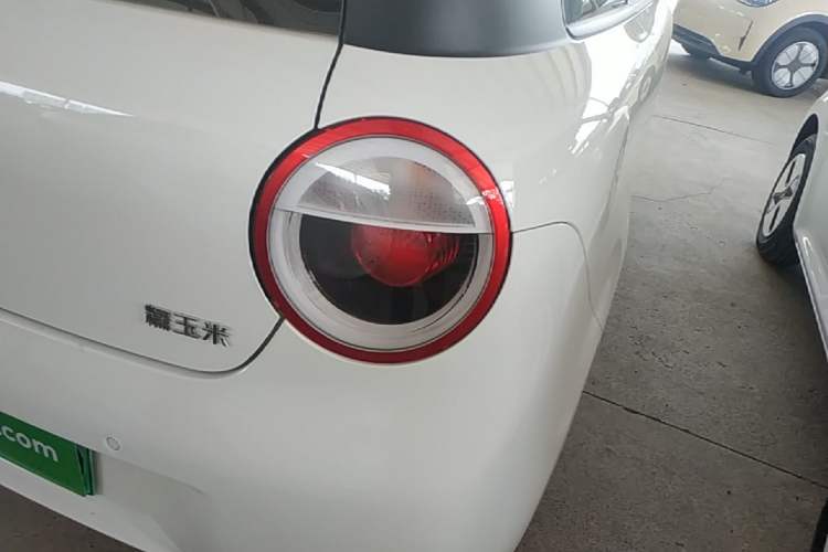 Used CHANGAN NEVO Lumin 2026 Model Treasure Edition 205km Passionate Beige Ningde Right Rear Taillight