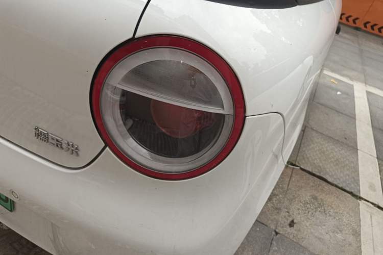 Used CHANGAN NEVO Lumin 2026 Model Treasure Edition 205km Beloved Beige Guoxuan Right Rear Taillight