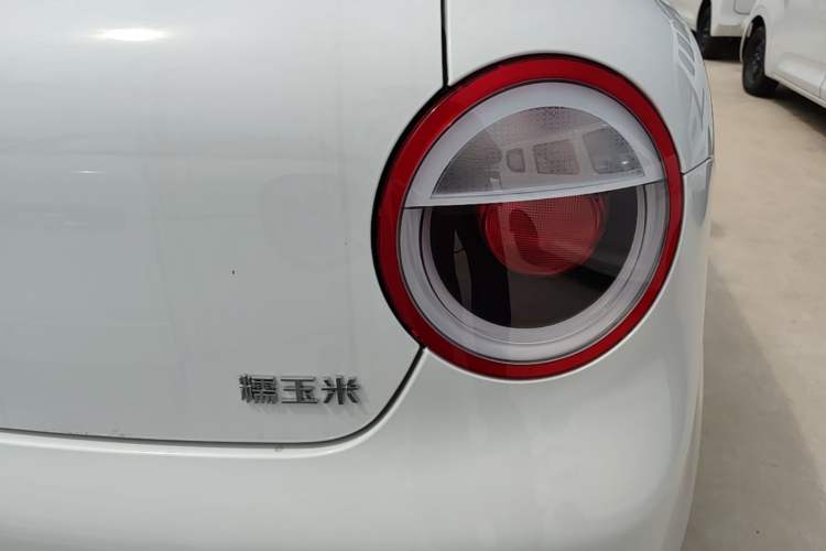 Used CHANGAN NEVO Lumin 2026 Model Treasure Edition 205km Passionate Beige Ningde Right Rear Taillight