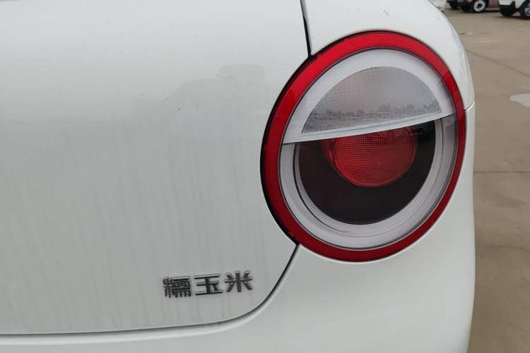 Used CHANGAN NEVO Lumin 2026 Model Treasure Edition 205km Passionate Beige Ningde Right Rear Taillight