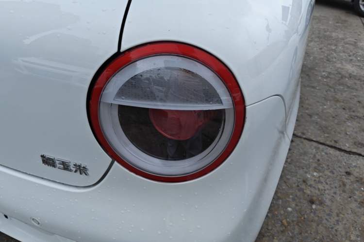 Used CHANGAN NEVO Lumin 2026 Model Treasure Edition 205km Passionate Beige Ningde Right Rear Taillight