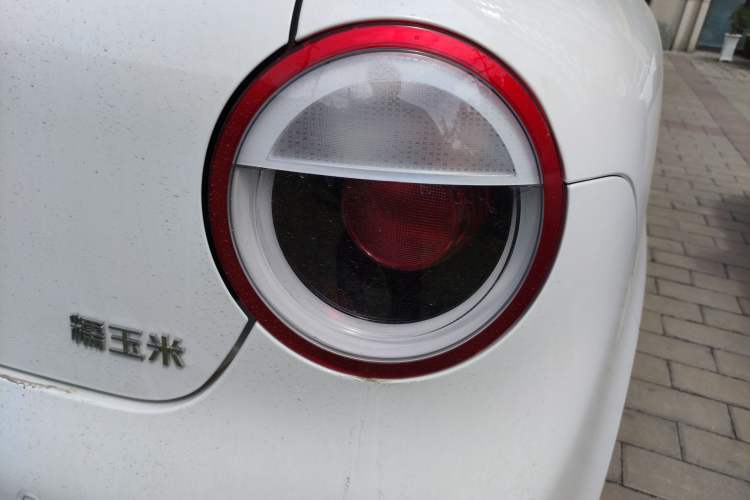 Used CHANGAN NEVO Lumin 2026 Model Treasure Edition 205km Passionate Beige Ningde Right Rear Taillight