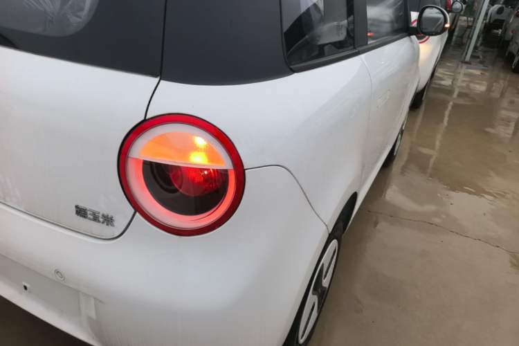 Used CHANGAN NEVO Lumin 2026 Model Treasure Edition 205km Passionate Beige Ningde Right Rear Taillight