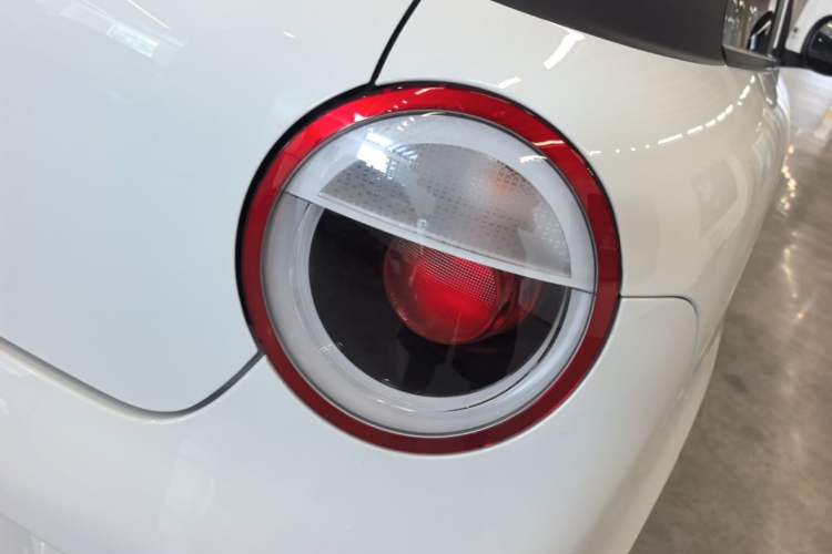 Used CHANGAN NEVO Lumin 2026 Model Treasure Edition 205km Passionate Beige Ningde Right Rear Taillight