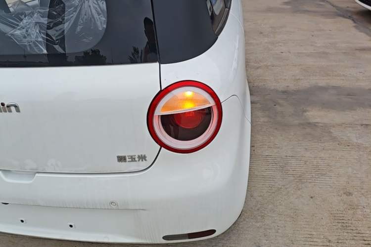Used CHANGAN NEVO Lumin 2026 Model Treasure Edition 205km Passionate Beige Ningde Right Rear Taillight