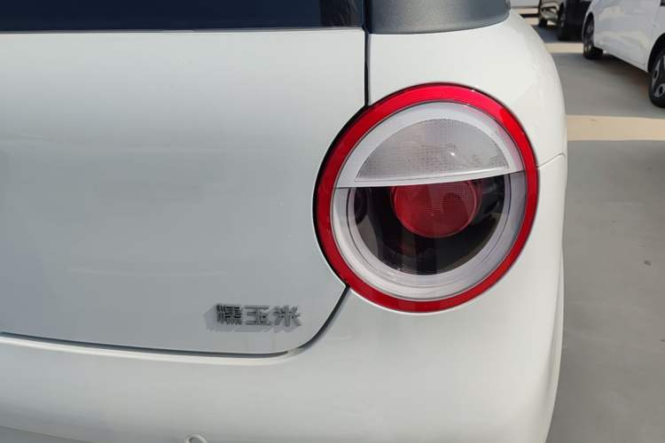 Used CHANGAN NEVO Lumin 2026 Model Treasure Edition 205km Passionate Beige Ningde Right Rear Taillight