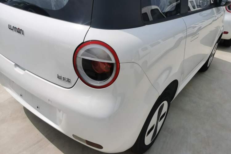 Used CHANGAN NEVO Lumin 2026 Model Treasure Edition 205km Passionate Beige Ningde Right Rear Taillight